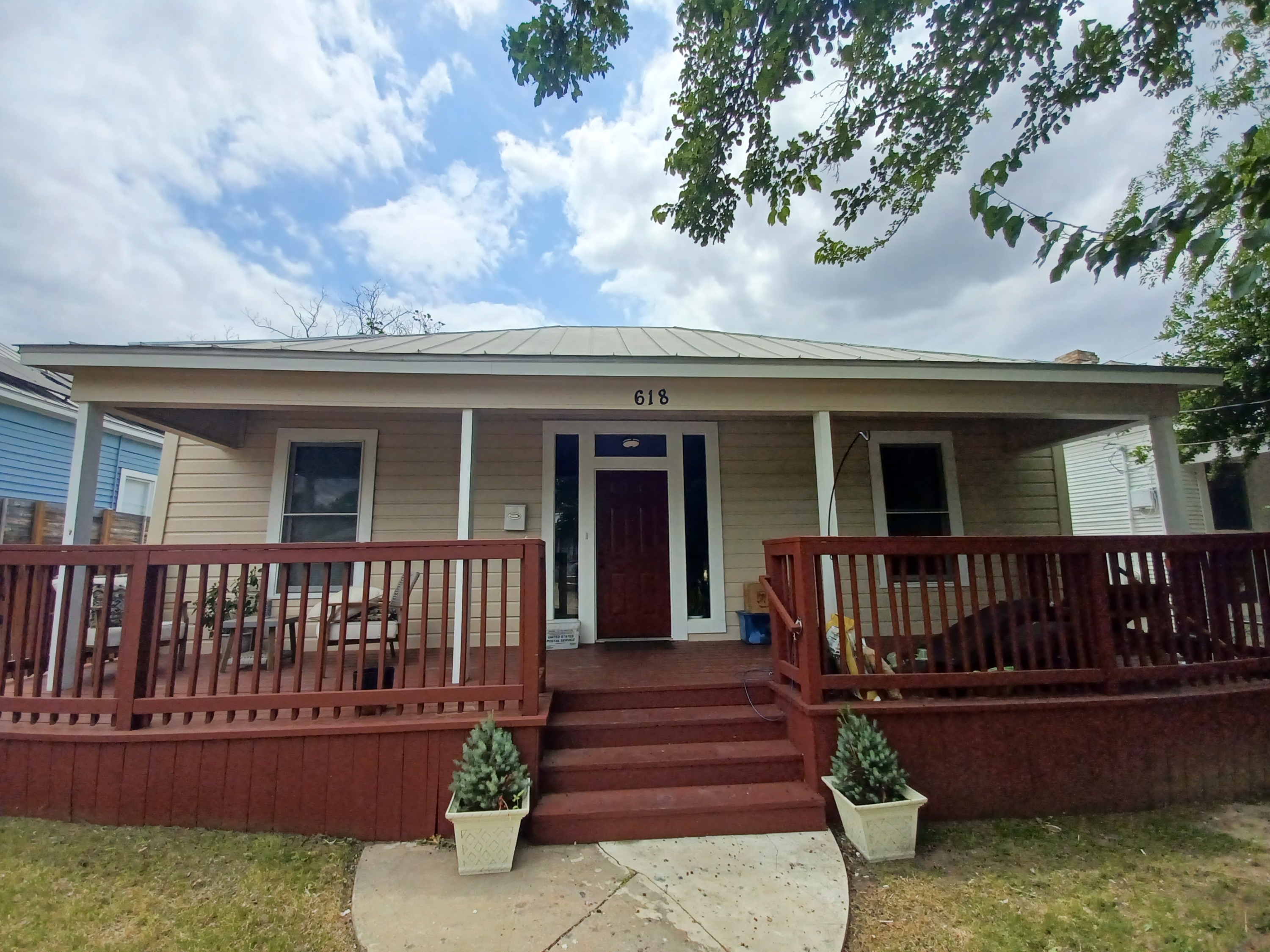 618 Dawson Street